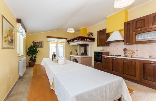 Pican Villa | New Villa for 8 people with spectacular view