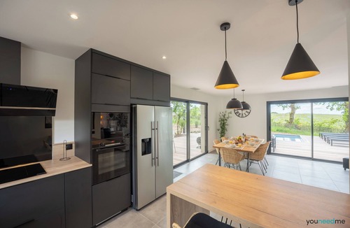 Cenac House | New villa Heated pool AC Vineyard views