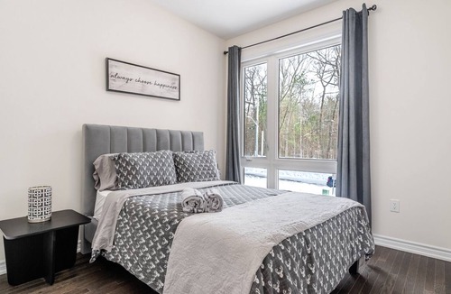 Wasaga Beach Villa | New Villa near Wasaga beach