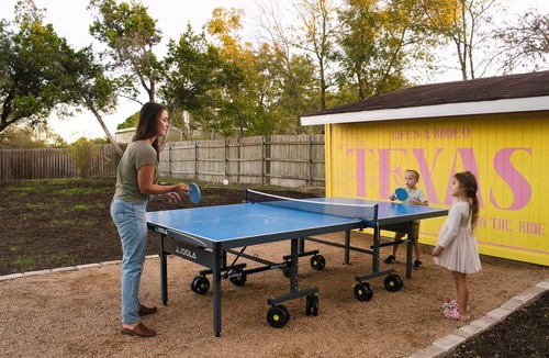 West Oak Hill House | NEW Villa w/Pool HotTub GameRoom Movie Sleeps20