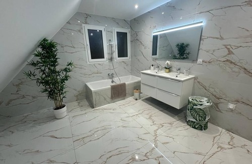 Ruffey-les-Echirey House | New villa with pool