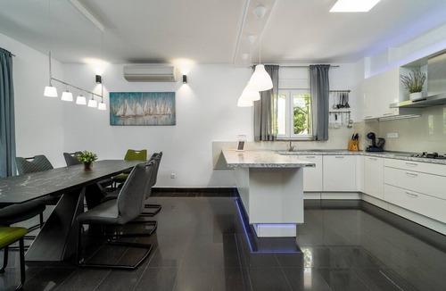 Kucice Villa | New! Villa Zara with 34 sqm heated Pool, Jacuzzi, Billiard, Table tennis, 8pax