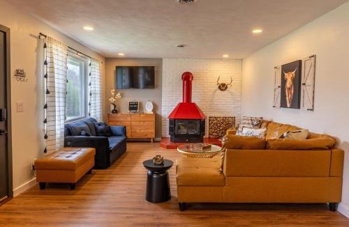 Hermann Villa | NEW! VillaBella Luxury Farmhouse