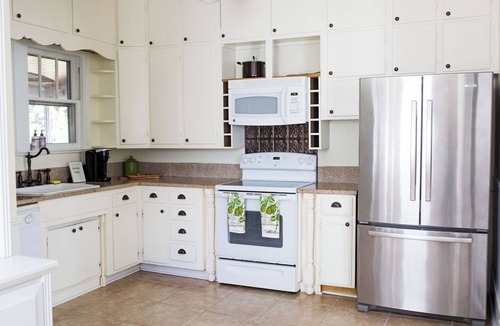 Gainesville House | New! Walk to Square ~ Hideaway in the Middle of Town ~ Sleeps 4 ~Spring Savings