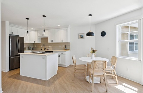 East Queen Anne Condo | NEW! Walkable Seattle Gem Close To Everything