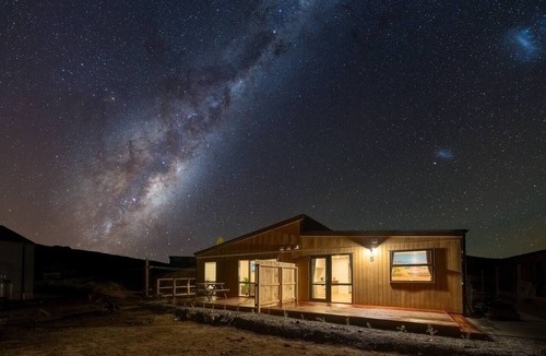 Tekapo Apartment | New warm 1 bedroom studio/2 single bed+sofa bed/unit 3