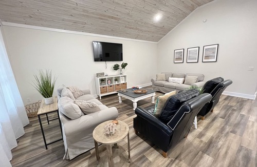 Shellman Bluff House | New-water and golf course view. Sleeps 8, 3 bedrooms, 2 baths, 4 beds.