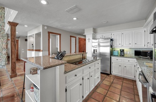 Walden on Lake Conroe House | NEW Waterfront | 5BR | Balcony Views | Swim & Fish | Ping Pong & Games | Lake Conroe