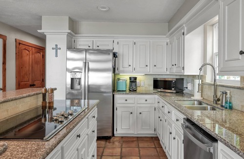 Walden on Lake Conroe House | NEW Waterfront | 5BR | Balcony Views | Swim & Fish | Ping Pong & Games | Lake Conroe