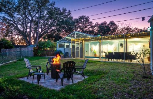 Largo House | NEW Waterfront Heated Pool Dogs Allowed Near Beach Family