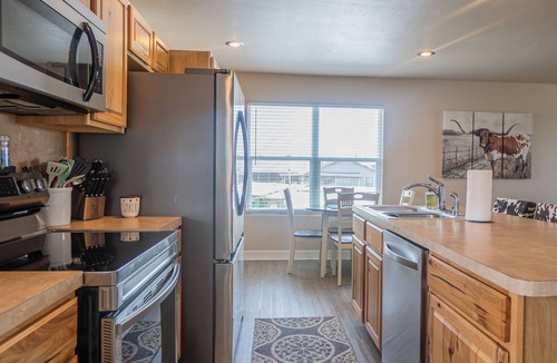 Cedar Lane House | New waterfront listing in Sargent!