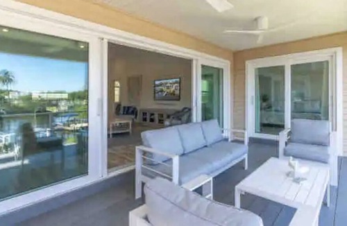 Point Seaside House | New! Waterfront luxury Home. Whole house. Elevator!