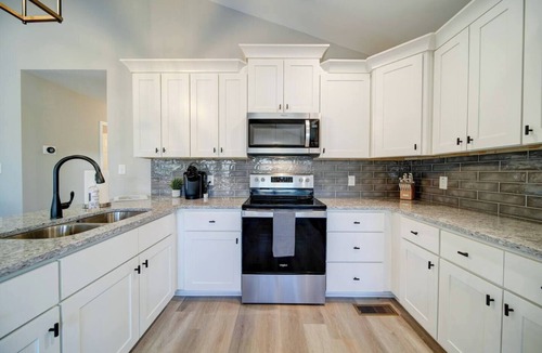 Southmont Cottage | NEW! Waterfront | Private Dock | Firepit | Kayaks