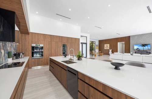 Fort Lauderdale House | NEW Waterfront Villa w/Pool/Jacuzzi/Billard