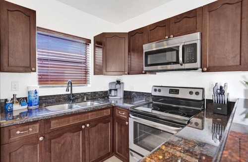 North Beach Apartment | New! Waves on Walnut # 1