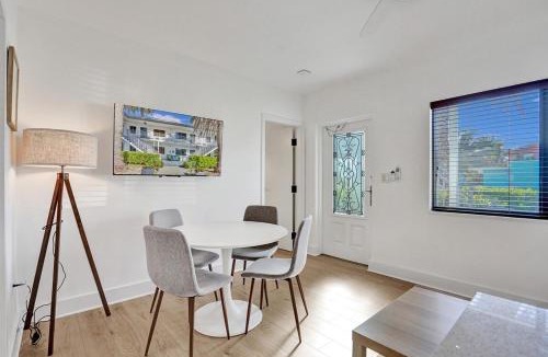 North Beach Apartment | New ! Waves On Walnut # 3