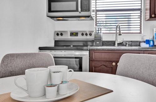 North Beach Apartment | New! Waves On Walnut # 6