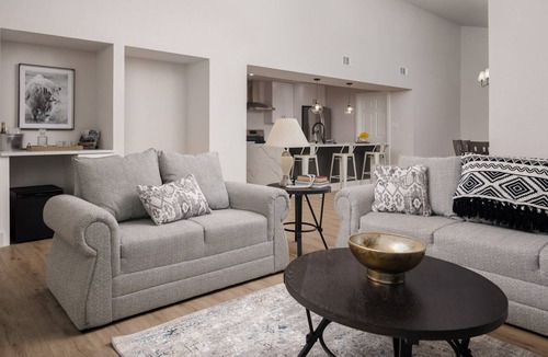 Round Rock West House | New! Welcome to Abbey Rd - Family Friendly, Nice Neighborhood, Convenient Location, FirePit