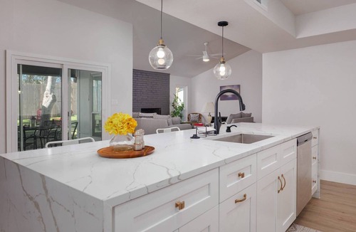 Round Rock West House | New! Welcome to Abbey Rd - Family Friendly, Nice Neighborhood, Convenient Location, FirePit