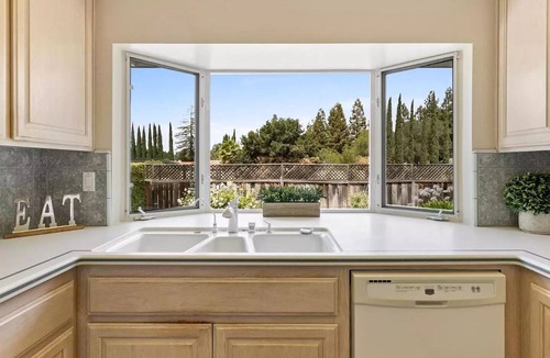 Saratoga House | NEW! Welcome to Paradise! Convenient, Safe, Serene ♥!