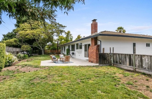 Saratoga House | NEW! Welcome to Paradise! Convenient, Safe, Serene ♥!