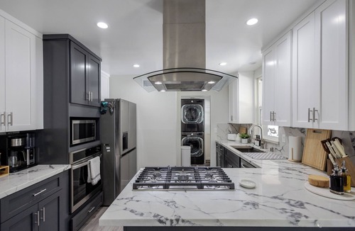 Canoga Park House | NEW! West Hills Gem/Hot Tub/King Bed/72" TVs