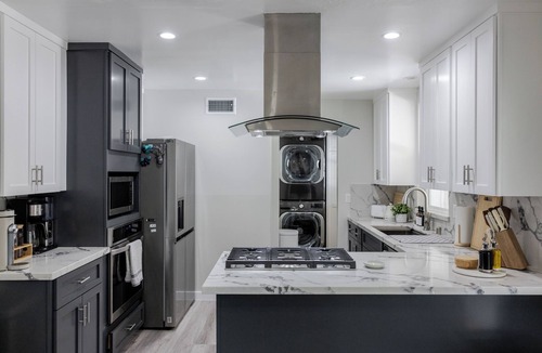 Canoga Park House | NEW! West Hills Gem/Hot Tub/King Bed/72" TVs