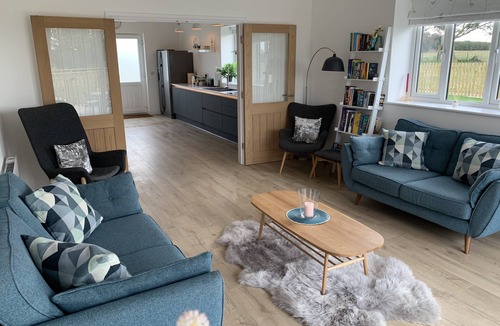 Sandwich House | * NEW* Willow View