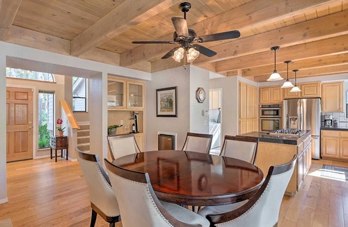 Auburn House | NEW Winter Retreat 4B Hot Tub Sauna Pets Welcome with Tranquil Creek in Backyard