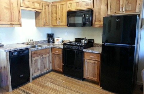Tahoe Vista Cottage | New Years ON THE LAKE @ classic Tahoe resort
