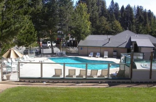 Tahoe Vista Cottage | New Years ON THE LAKE @ classic Tahoe resort