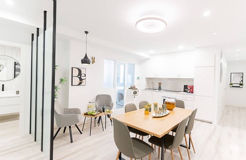 Cotos Bed & Breakfast | New York: room with comfort, convenience and shared areas Chamartín - Mauricio Legendre