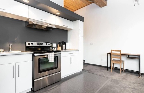 Exchange District Apartment | New York Style Loft with Parking Exchange District Coffee Gym