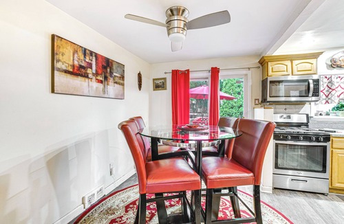 Vauxhall House | Newark Home w/Deck & Fire Pit, 16 Mi to NYC!