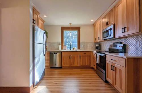 Newberg Apartment | Newberg Wine Country Suites: Rose Room