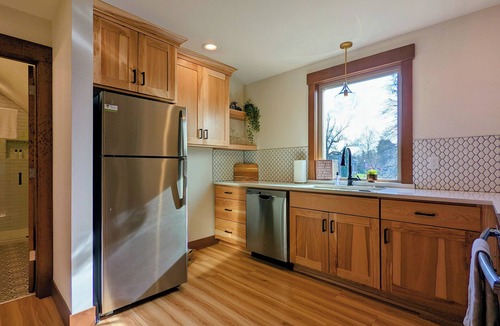 Newberg Apartment | Newberg Wine Country Suites: Rose Room