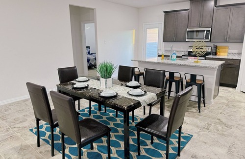 Crowley House | NewBuilt 4Br2Ba. Spacious. Perfect for family & pets