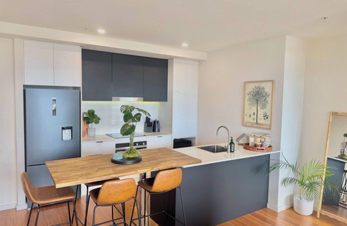 Newcastle West Apartment | Newcastle Harbour View, 2 Bed, 2 Bath, Free Parking