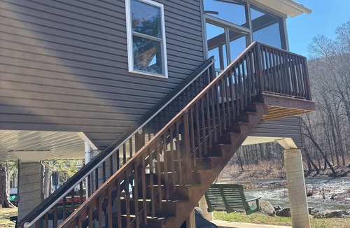 Cambra Cabin | Newer 1-bedroom cabin w/loft in beautiful Orangeville with screened in porch.