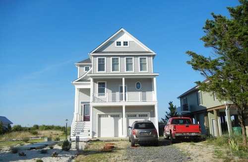 Broadkill Beach House | Newer Beachfront Rental