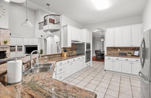 DeSoto House | NEWHOUSE MANSION DALLAS TOP 10 Vacation Rental n POOL and SPAn3 Acres Of Land