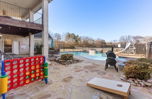 DeSoto House | NEWHOUSE MANSION DALLAS TOP 10 Vacation Rental n POOL and SPAn3 Acres Of Land