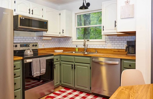 Newland House | Newland Home w/Fire Pit: 7 Mi to Grandfather Mtn