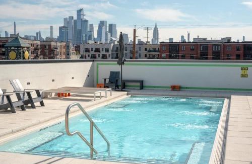 Hoboken Apartment | NEWLuxe 2bd2ba w Pool & More