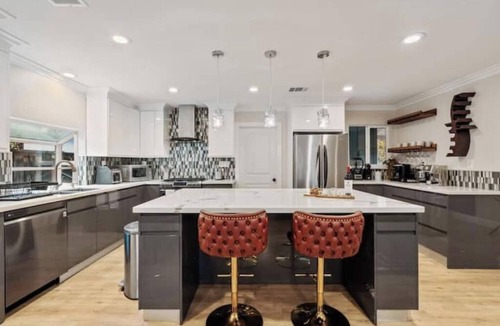 West San Jose House | NewLuxHome!EV !PoolTable!AppleCupertinoCampbellSJ