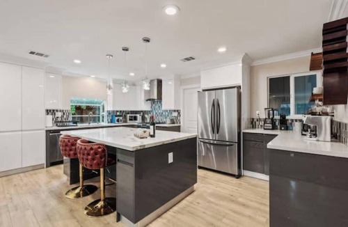 West San Jose House | NewLuxHome!EV !PoolTable!AppleCupertinoCampbellSJ