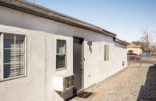 Downtown Las Vegas Apartment | Newly built 1 Bedroom - 2min drive to Fremont St