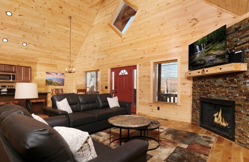 White Oak Lodge Cabin | Newly Built 2 bedroom 2 bath sleeping 10 is the perfect getaway.