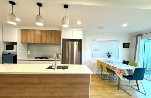 Hamilton House | Newly Built 3 BDMs Besides Chartwell Shopping Mall