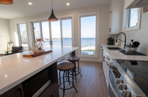 Port McNicoll House | Newly Built 3 bedroom Beachfront Home